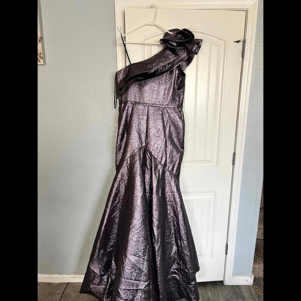Dress - Picture 5 of 8